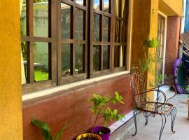 La Casa del Árbol Chacras de Coria, hotel v destinaci Chacras de Coria