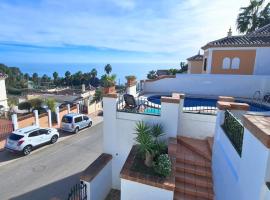 Nerja Villas Tamango Hill 5 Silhouse: Torrox'da bir otel