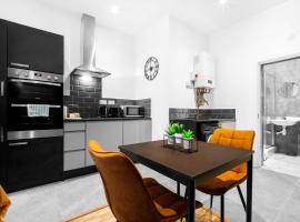 New Luxury Apartment - Parking - Netflix - Wifi - Apt 49G, hotel in Sleightholme