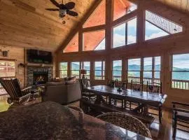 Majestic mountaintop cabin, hot tub, fireplaces