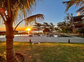 A Beachfront Haven - Ocean Point B2, hotel in Pointe aux Piments