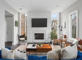 Modern Luxury Rooftop Deck, 3 mi to Downtown