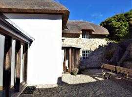 3 Bed in Lulworth Cove DC023, hotel in West Lulworth