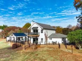 Lake Hartwell Home w/ Dock + Fire Pit!