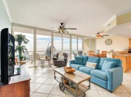Viesnīca Gulf Shores Beachfront Condo with Community Pool! pilsētā Galfšorsa