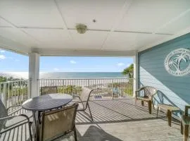 Four Shores Unit 1 Beach Condo Direct Gulf with Pool & Spa