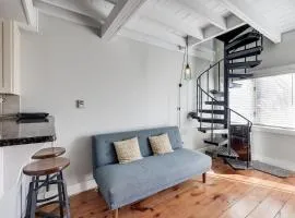 Walk to Beach Charming Condo in Provincetown!