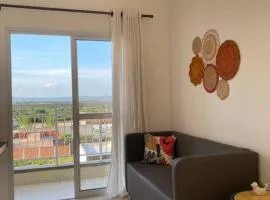 Apto completo com 02 quartos climatizados, estacionamento e portaria 24 horas, próximo ao Aeroporto!