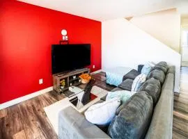 Large 2 levles 5 bedroom with 3 bathroom and 2 parking
