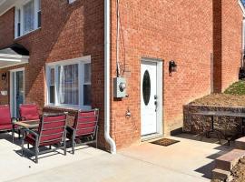 Centered Home, cheap hotel in West Springfield