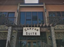 Cañon Suite: General Luna şehrinde bir otel