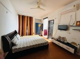 1RK fully furnished Flat, hotel with pools in Vrindāvan