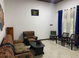 Family safari home stay, villa i Embilipitiya