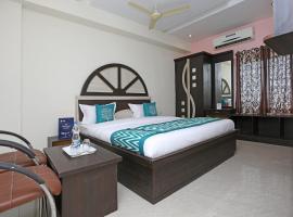 OYO Flagship Hotel DS Grand Inn, hotel in Lingampalli