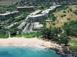 Beachside Retreat with High-Speed Wi-Fi and Pool