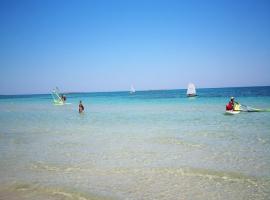 Apartment for 7 guests in the beautiful Ostuni, the white city, hotel v destinaci Villanova di Ostuni