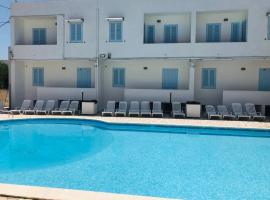 Apartment in Luxury Residence - Ostuni the White City, hotel con pileta en Villanova di Ostuni