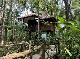 Khao Sok Paradise Resort, bungalow in Khao Sok