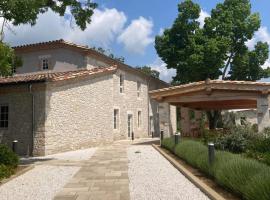 Château Lecusse - La Grande Roche - Hôtel, Spa, Boutique & Restaurant, ξενοδοχείο πέντε αστέρων σε Broze