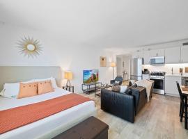 Sleep 4 Boardwalk Stylish Studio by CozySuites, hôtel à Atlantic City