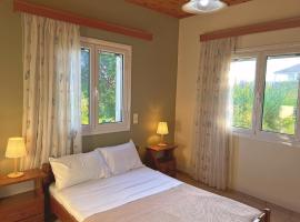 Orfanos Houses No2, hotel u gradu 'Koroni'