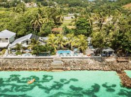 Le Nautique Beachfront Apartments, hotel v destinaci Anse Royale