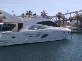 Yacht in Barcelona, barco em Barcelona