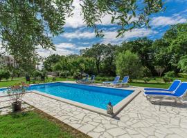 Apartments in Sveti Lovrec - Istrien 47117, hotel in Kirmenjak