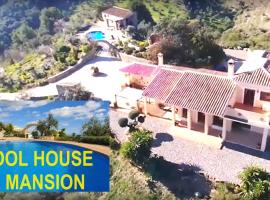 Villa & Poolhouse with Private Pool 360 degrees view 'Spinola' in pure nature, semesterhus i Alozaina