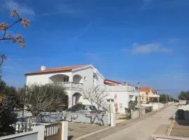 Apartment Zlatoperka