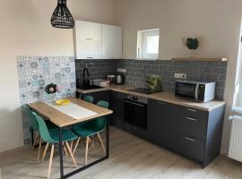 Liliom Apartman Békéscsaba, hotel in Békéscsaba