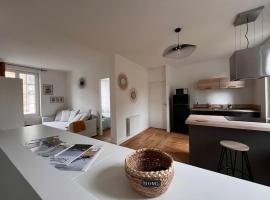 Appartement centre - Avranches, place to stay in Avranches
