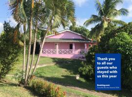 The Pink House, cabaña o casa de campo en Choiseul