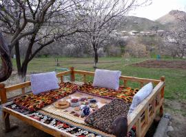 Shiringul guesthouse in nuratau mountain, ξενοδοχείο σε Yukary-Ukhum