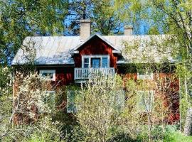 Lantligt boende n&auml;ra Kastelholms golf och Smakbyn, caba&ntilde;a o casa de campo en Tosarby