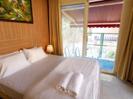 360 Bliss Dia Hotels، فندق في Nerul