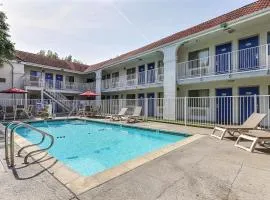 Motel 6-Pinole, CA