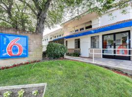 Motel 6-Pinole, CA, hotel with parking in Pinole