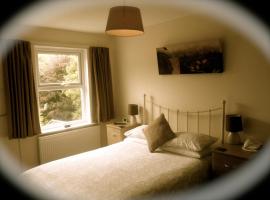 Strathallan Guest House, hotel di Helston