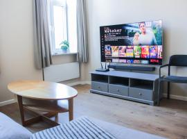Luksusa viesnīca Luxury Renovated - 600 Mbit - 64 M2 - 65 inch TV Rīgā