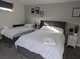 Room in Detached Annex, homestay sa Cantley