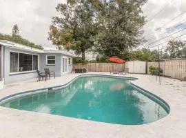 Free Heated Pool 6 MI to Clearwater Beach