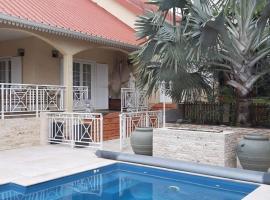 lé z'orangines, hotel u gradu Sen Benoa