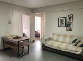 Apto 70m² no centro de Porto Belo, hotel in Porto Belo