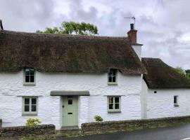Cosy thatched Cottage sleeps 6 near Portscatho! โรงแรมในพอร์ทสแคทโท