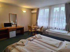 Hotel Unicornis, hotel a Eger