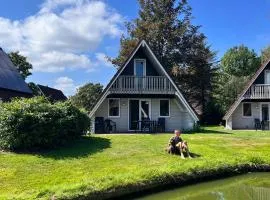 Vakantiepunt 142 - Moderne vakantiewoning aan het water!