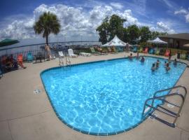 Crystal Cove Riverfront Resort, üdülőközpont Palatkában