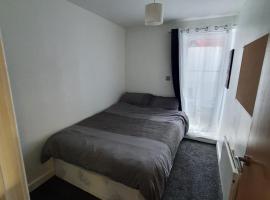 Quiet 2 bedroom flat in Darlington with free parking, wi-fi and more, hotell i Darlington