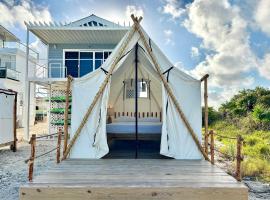 Beachfront Glamping, glamping site in San Pedro